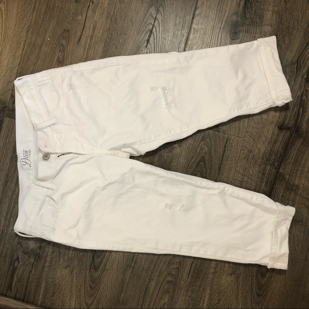 Old navy Diva cut white distressed capris